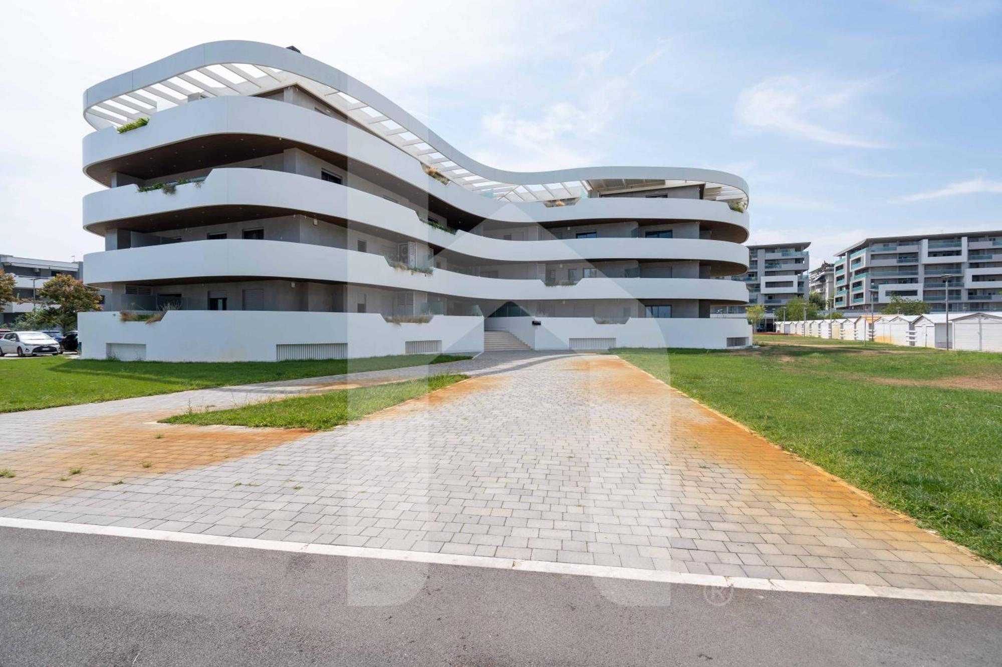 Homiday - Waterfront Montesilvano Marina Exteriör bild